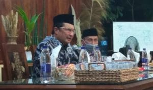 WhatsApp Image 2020-11-18 at 11.21.01 PM fadel muhammad saat menghadiri ramah tamah dikediaman pribadi nelson pomalingo, Rabu(18/11/2020)