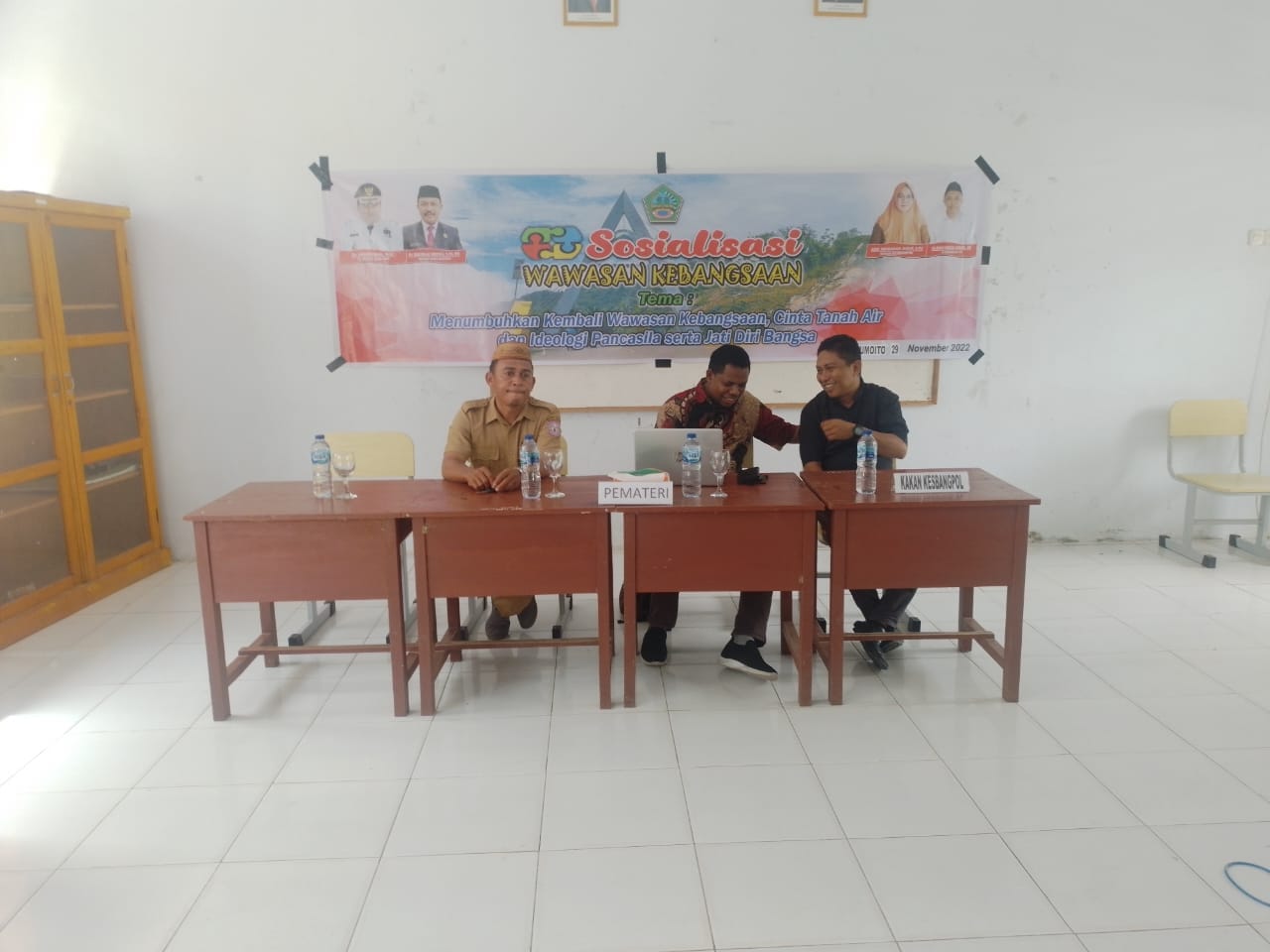 B897D956-C9F3-48D6-B065-5DD16D8AC96A