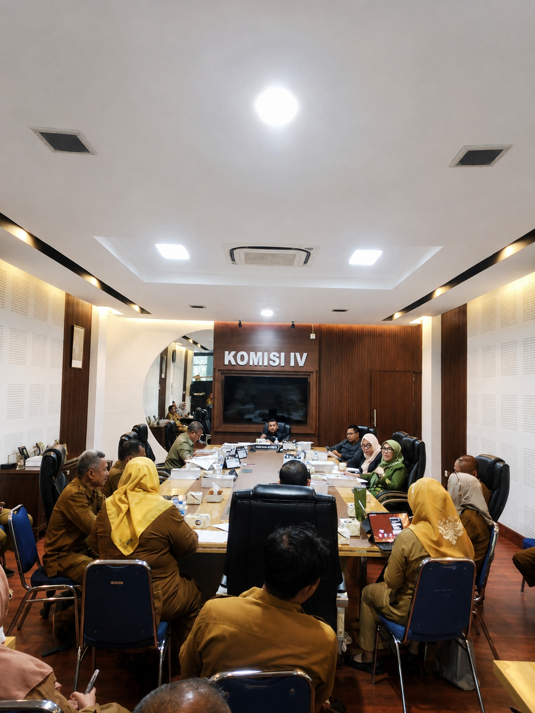 Ruang rapat komisi IV